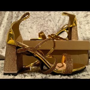 Shining babe heels! 👠 *NEVER WORN*